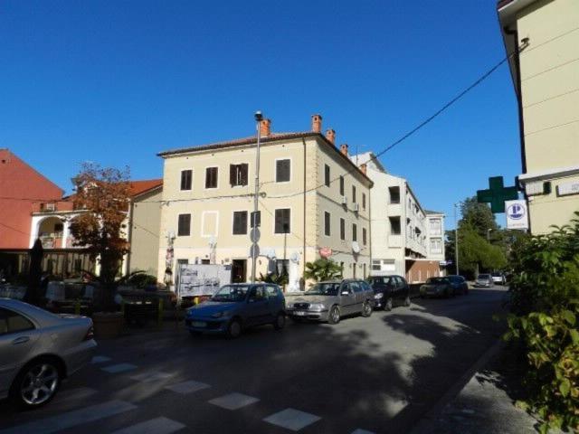 Apartments Radomir Fazana Exterior photo